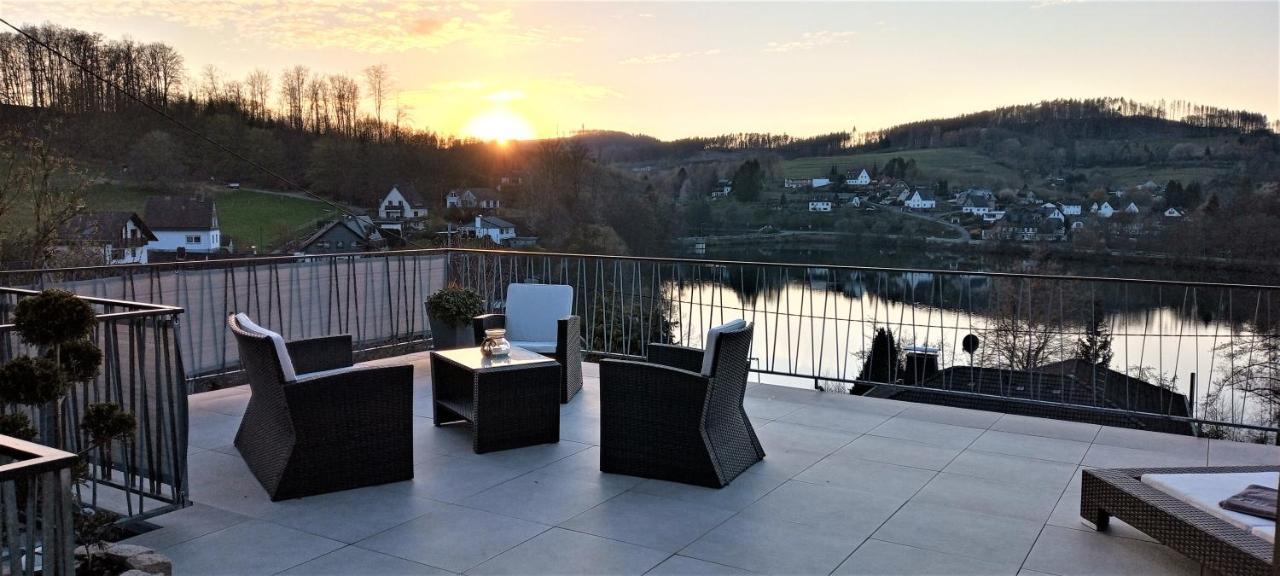 Seeblick-Ferienwohnung Im "Ferienhaus Agger-Blick" Mit Traumhafter Sonnen-Terrasse, Sauna, E-Kamin & Kajak Gummersbach Buitenkant foto