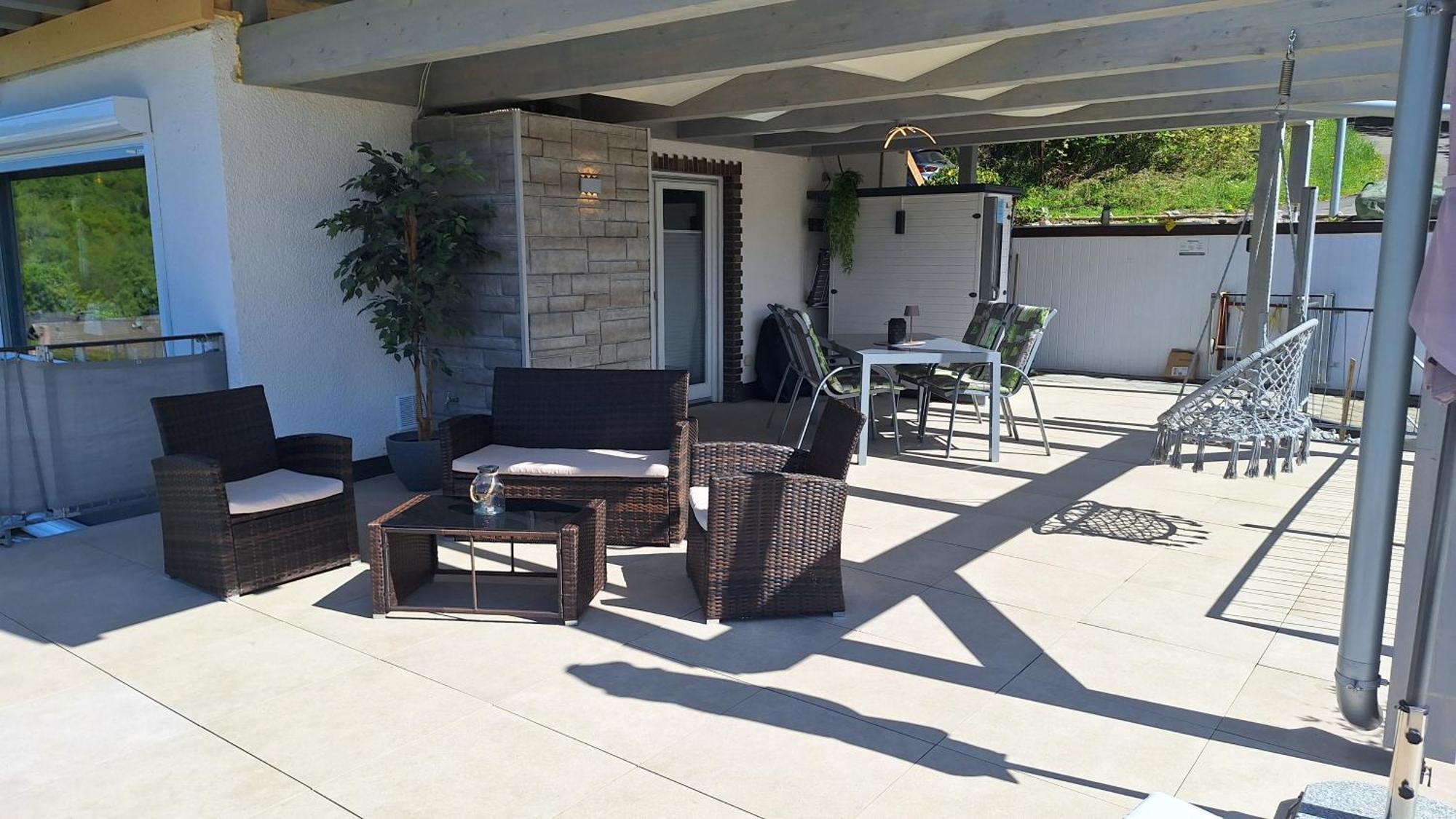 Seeblick-Ferienwohnung Im "Ferienhaus Agger-Blick" Mit Traumhafter Sonnen-Terrasse, Sauna, E-Kamin & Kajak Gummersbach Buitenkant foto